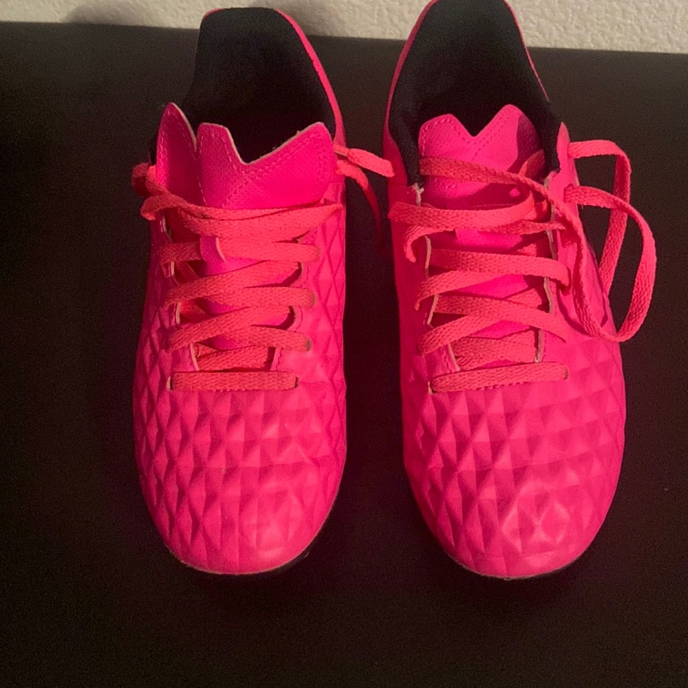 Hot pink Nike Tiempo girl soccer Cleats size 3Y